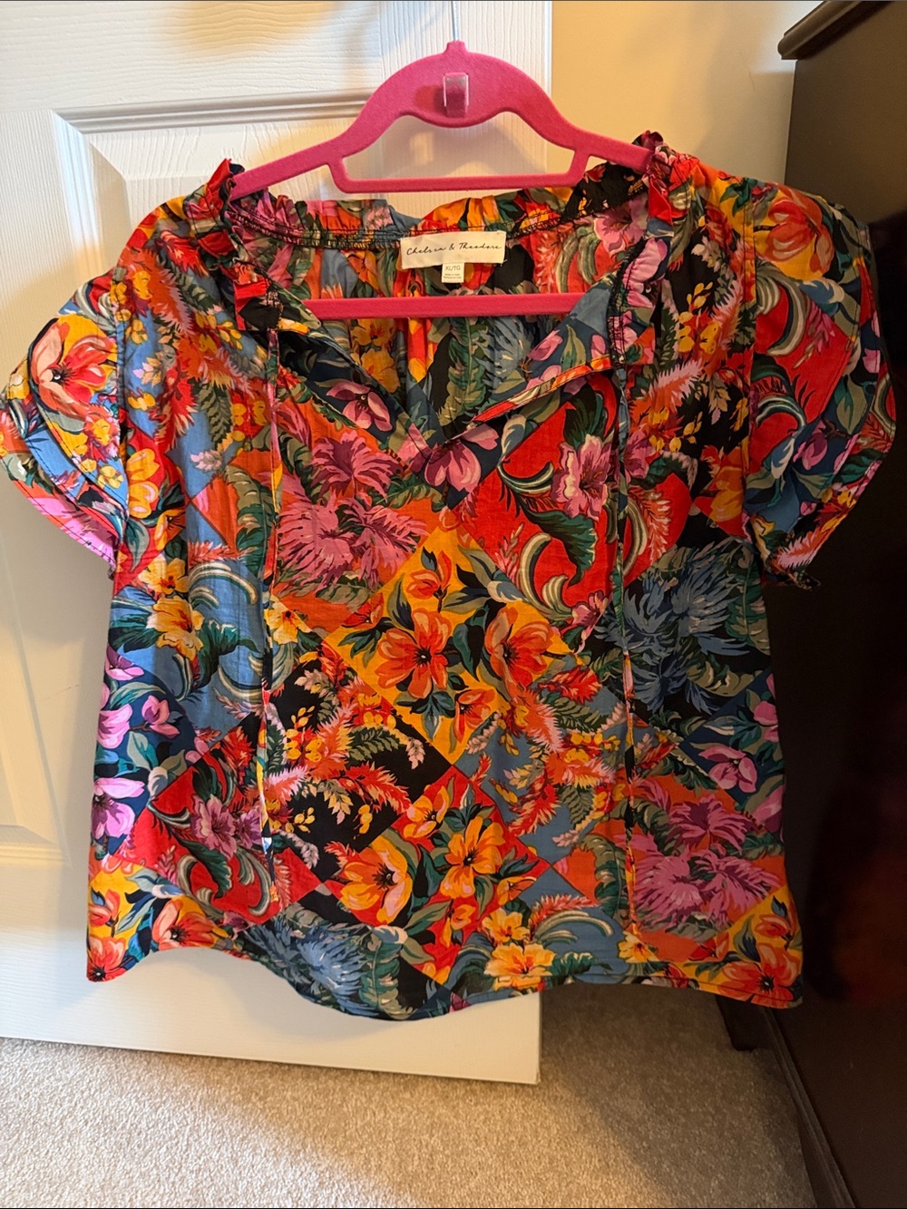 Chelsea & Theodore Multicolor Floral Short Sleeve Top